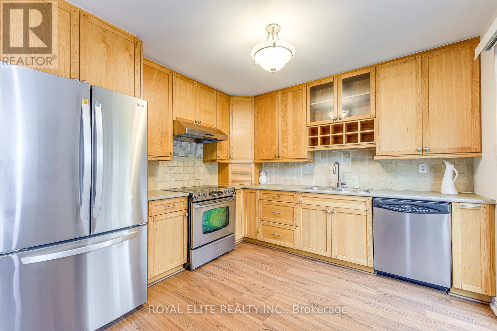 6951 Harris Road, Mississauga, Ontario  L5N 4Y9 - Photo 16 - W12428574