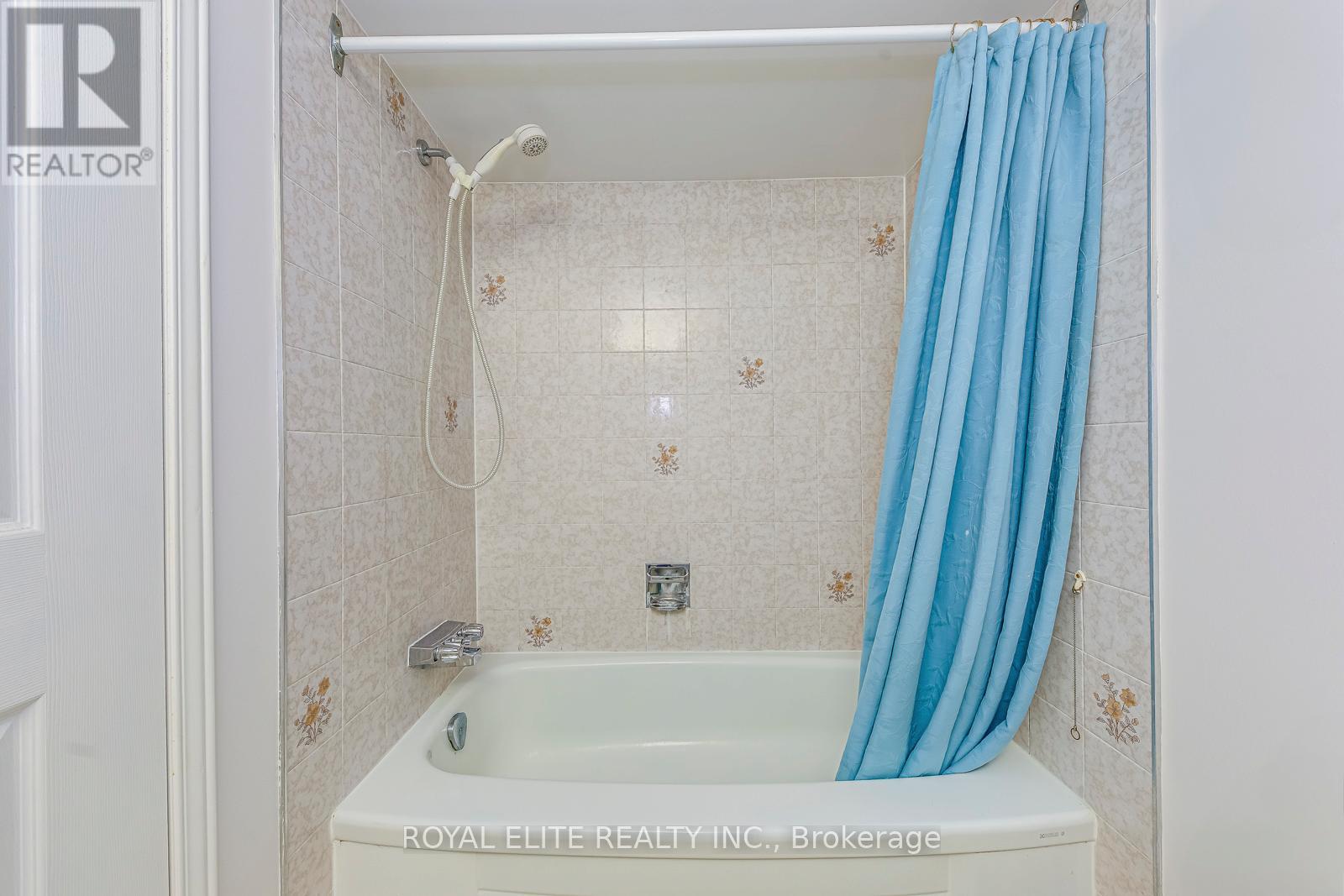 6951 Harris Road, Mississauga, Ontario  L5N 4Y9 - Photo 27 - W12428574