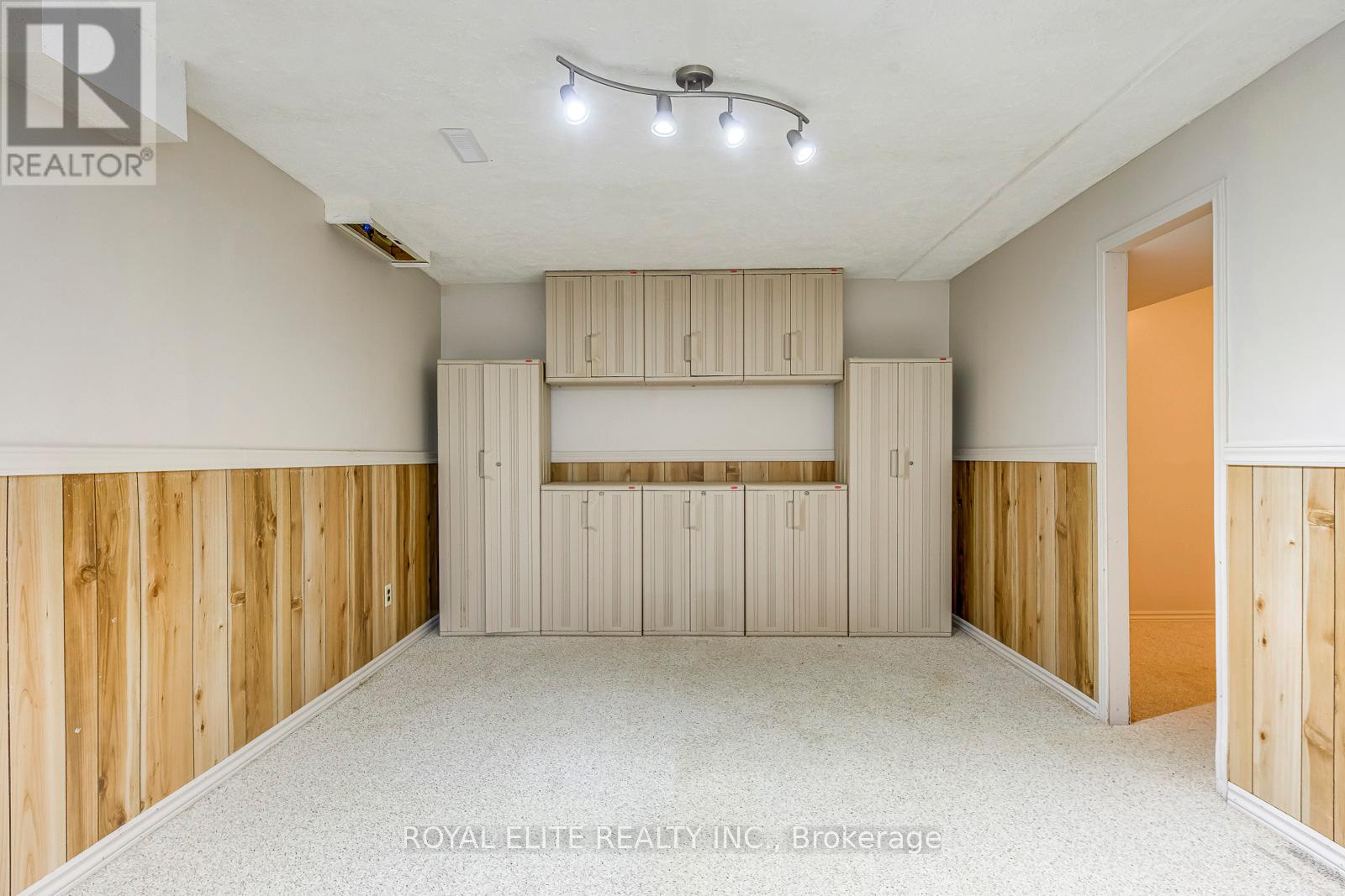 6951 Harris Road, Mississauga, Ontario  L5N 4Y9 - Photo 37 - W12428574