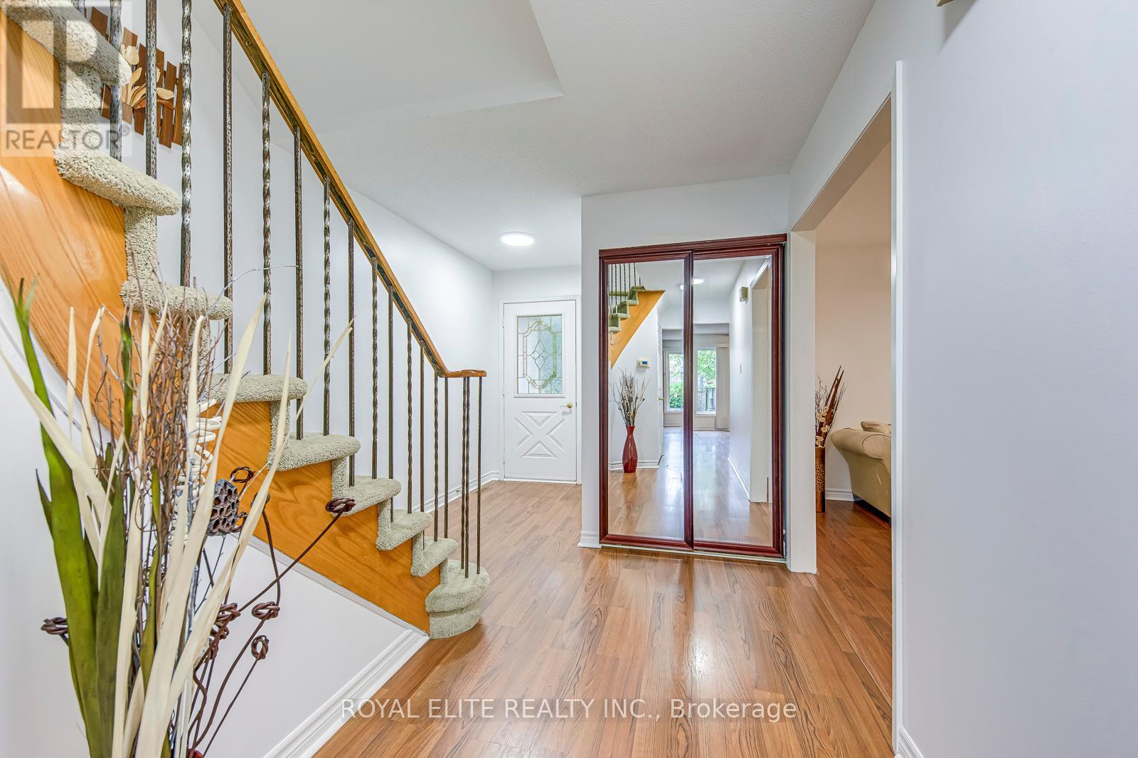 6951 Harris Road, Mississauga, Ontario  L5N 4Y9 - Photo 4 - W12428574