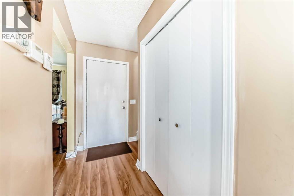 4821 60 Street Ne, Calgary, Alberta  T1Y 5B8 - Photo 3 - A2243128