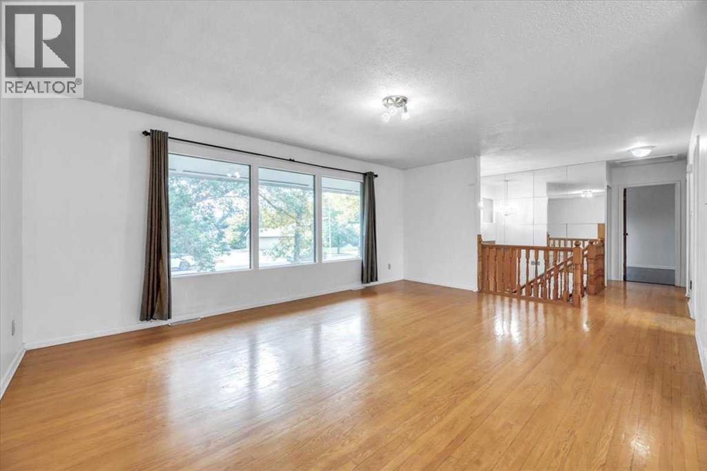 4307 Brisebois Drive Nw, Calgary, Alberta  T2L 2G1 - Photo 5 - A2257431