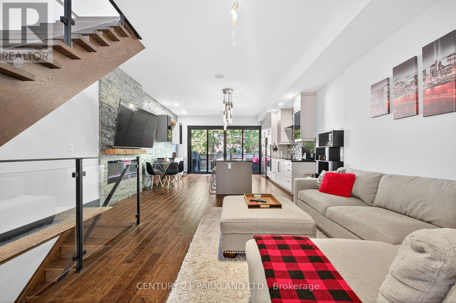10 Rexford Road, Toronto, Ontario  M6S 2M3 - Photo 11 - W12427805