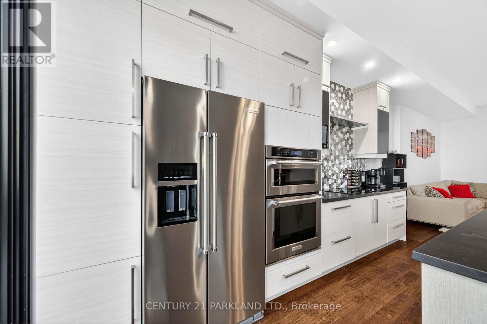 10 Rexford Road, Toronto, Ontario  M6S 2M3 - Photo 19 - W12427805