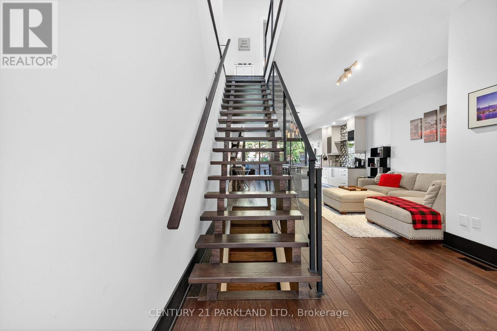 10 Rexford Road, Toronto, Ontario  M6S 2M3 - Photo 7 - W12427805