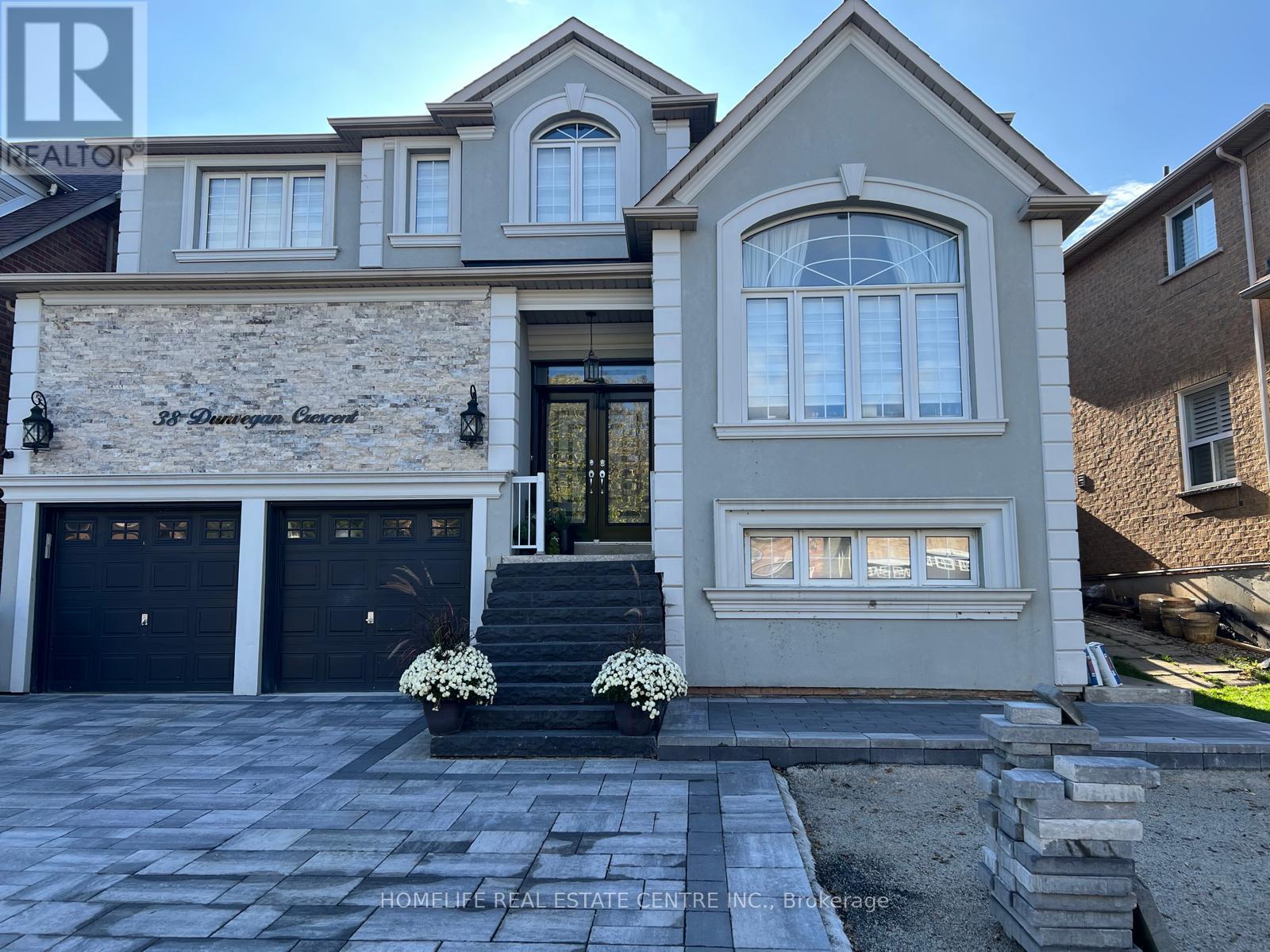 38 DUNVEGAN CRESCENT, Brampton, Ontario
