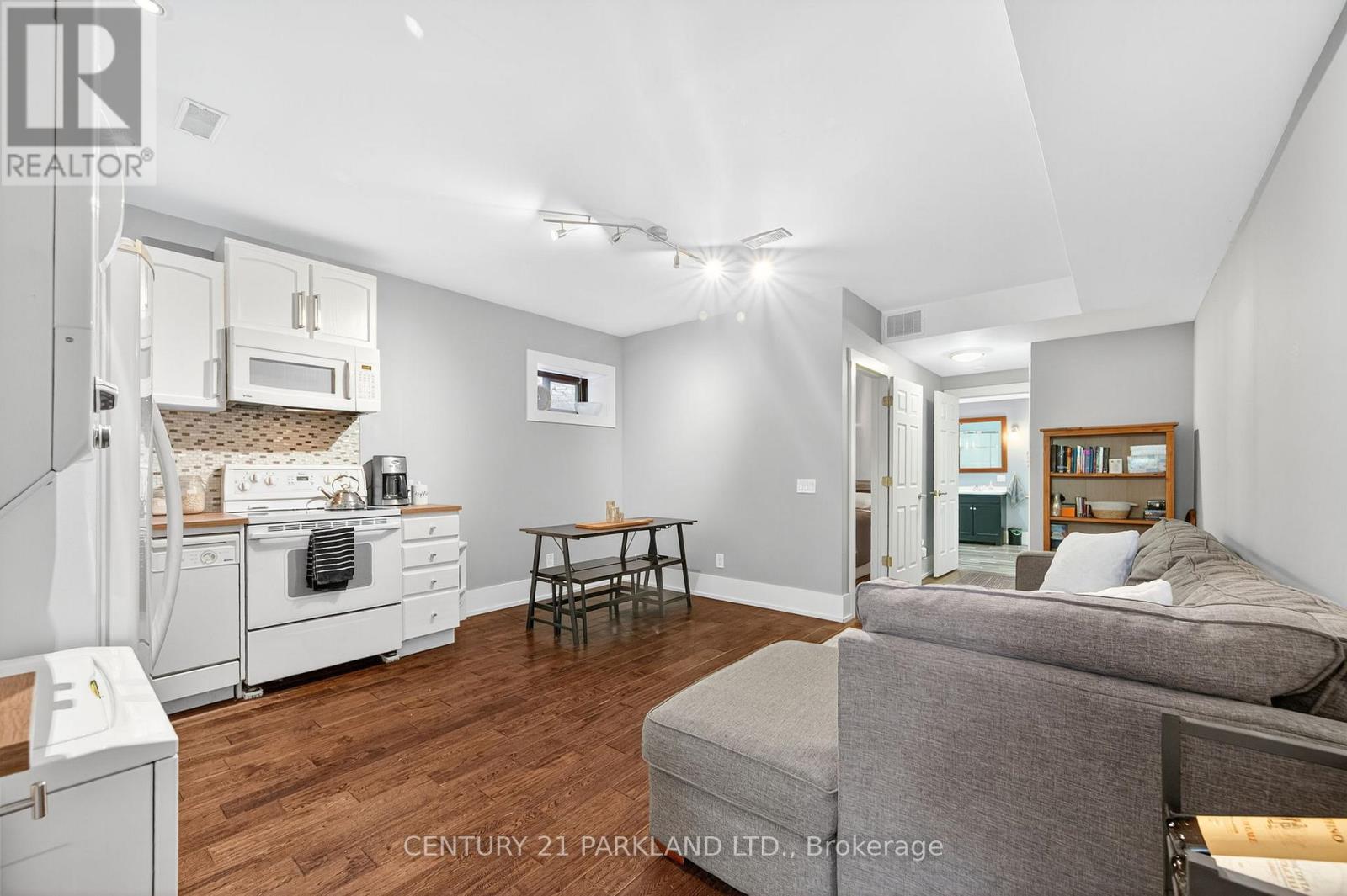 10 Rexford Road, Toronto, Ontario  M6S 2M3 - Photo 32 - W12427805