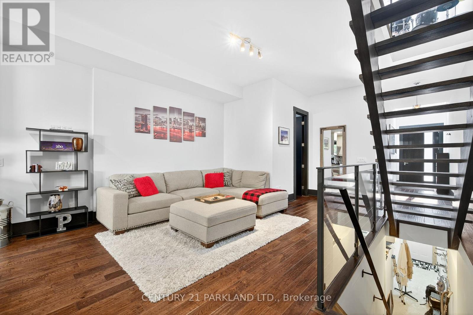 10 Rexford Road, Toronto, Ontario  M6S 2M3 - Photo 12 - W12427805