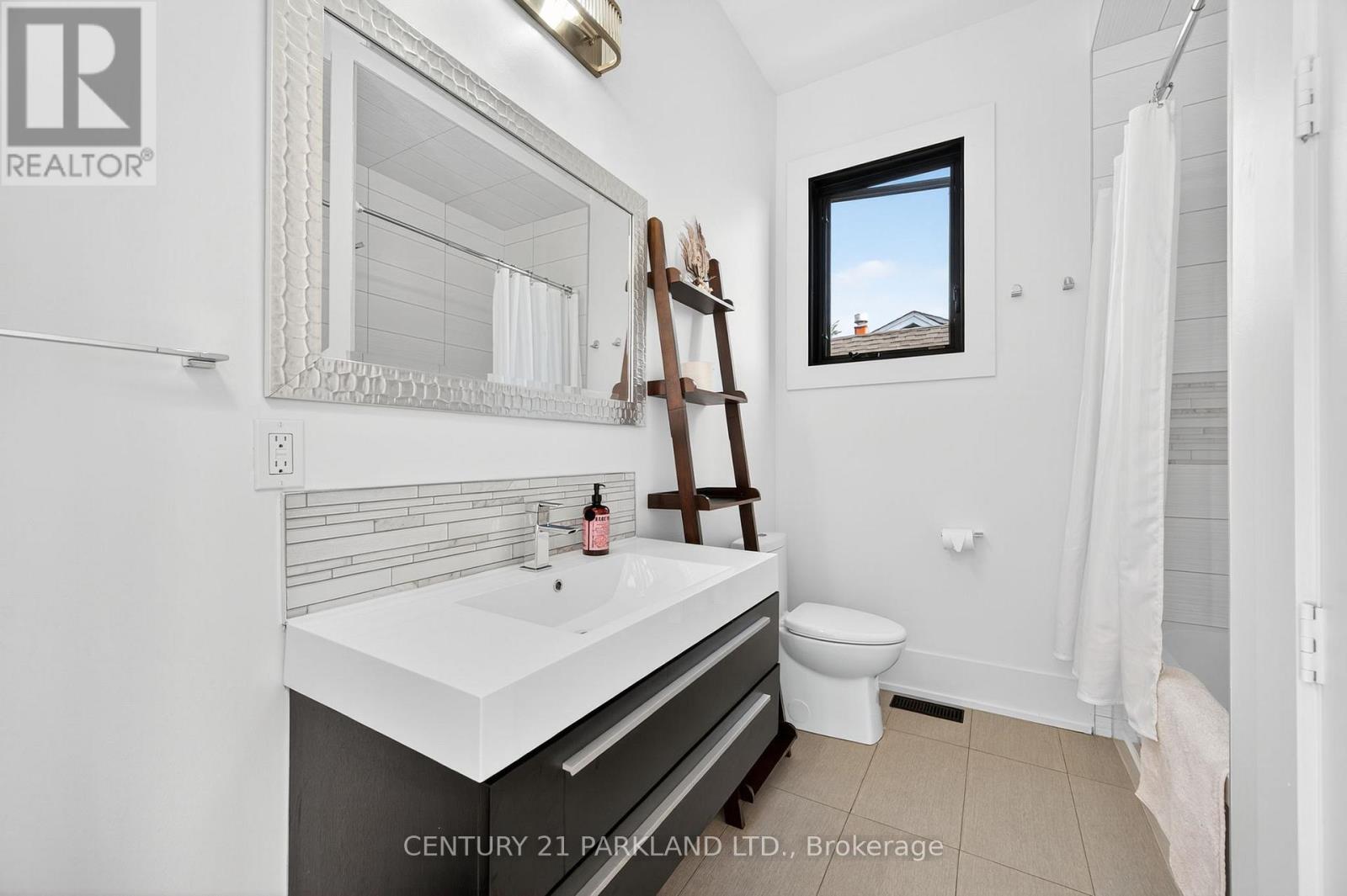 10 Rexford Road, Toronto, Ontario  M6S 2M3 - Photo 27 - W12427805