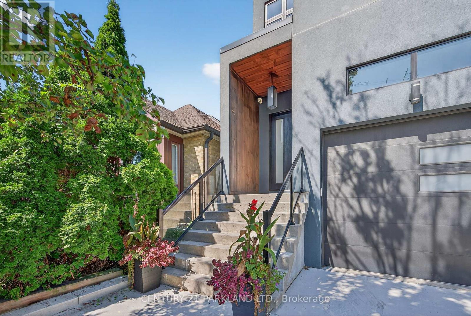 10 Rexford Road, Toronto, Ontario  M6S 2M3 - Photo 3 - W12427805