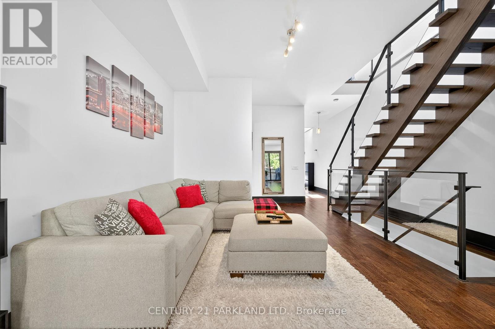 10 Rexford Road, Toronto, Ontario  M6S 2M3 - Photo 13 - W12427805