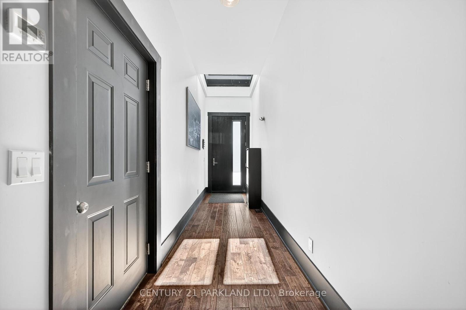 10 Rexford Road, Toronto, Ontario  M6S 2M3 - Photo 9 - W12427805