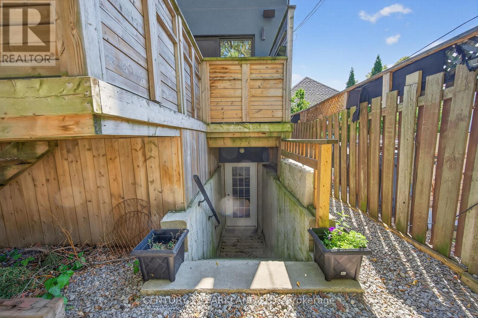 10 Rexford Road, Toronto, Ontario  M6S 2M3 - Photo 38 - W12427805