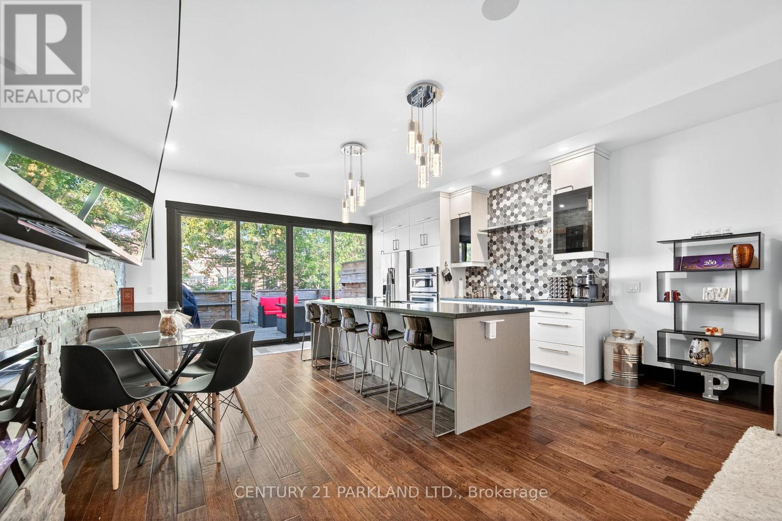 10 Rexford Road, Toronto, Ontario  M6S 2M3 - Photo 15 - W12427805