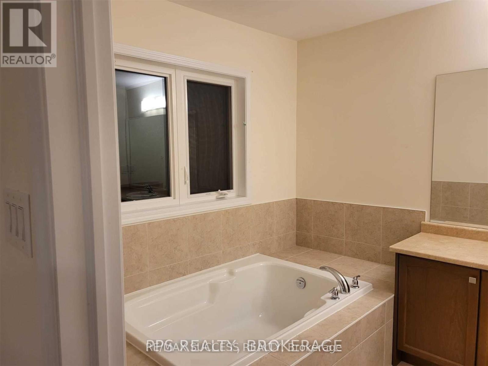 7916 Odell Crescent, Niagara Falls, Ontario  L2H 3R6 - Photo 28 - X12428451