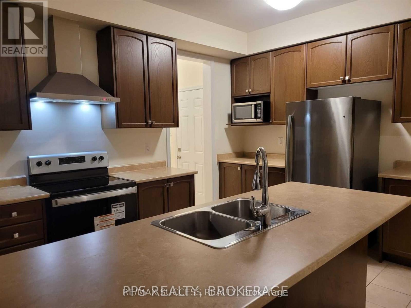 7916 Odell Crescent, Niagara Falls, Ontario  L2H 3R6 - Photo 9 - X12428451