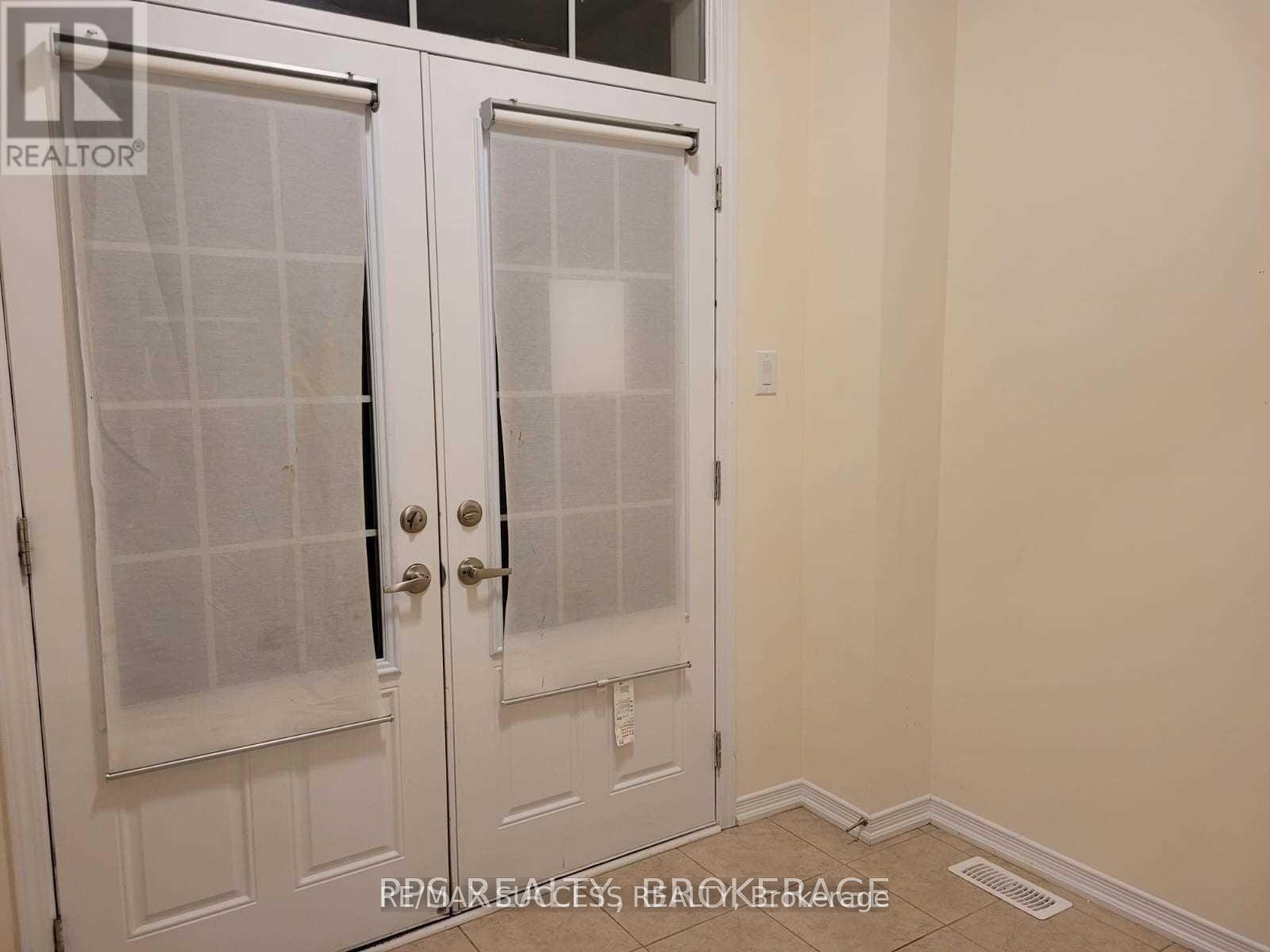 7916 Odell Crescent, Niagara Falls, Ontario  L2H 3R6 - Photo 2 - X12428453
