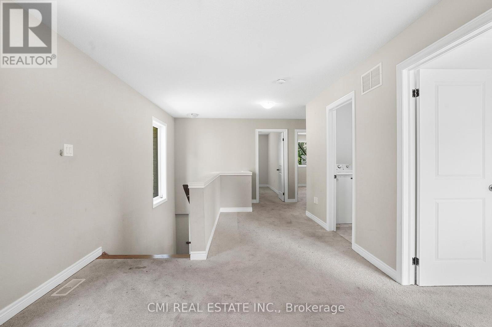 32 Alayche Trail, Welland, Ontario  L3C 0J7 - Photo 14 - X12428461