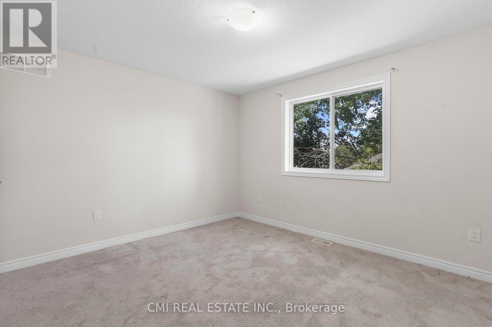 32 Alayche Trail, Welland, Ontario  L3C 0J7 - Photo 27 - X12428461