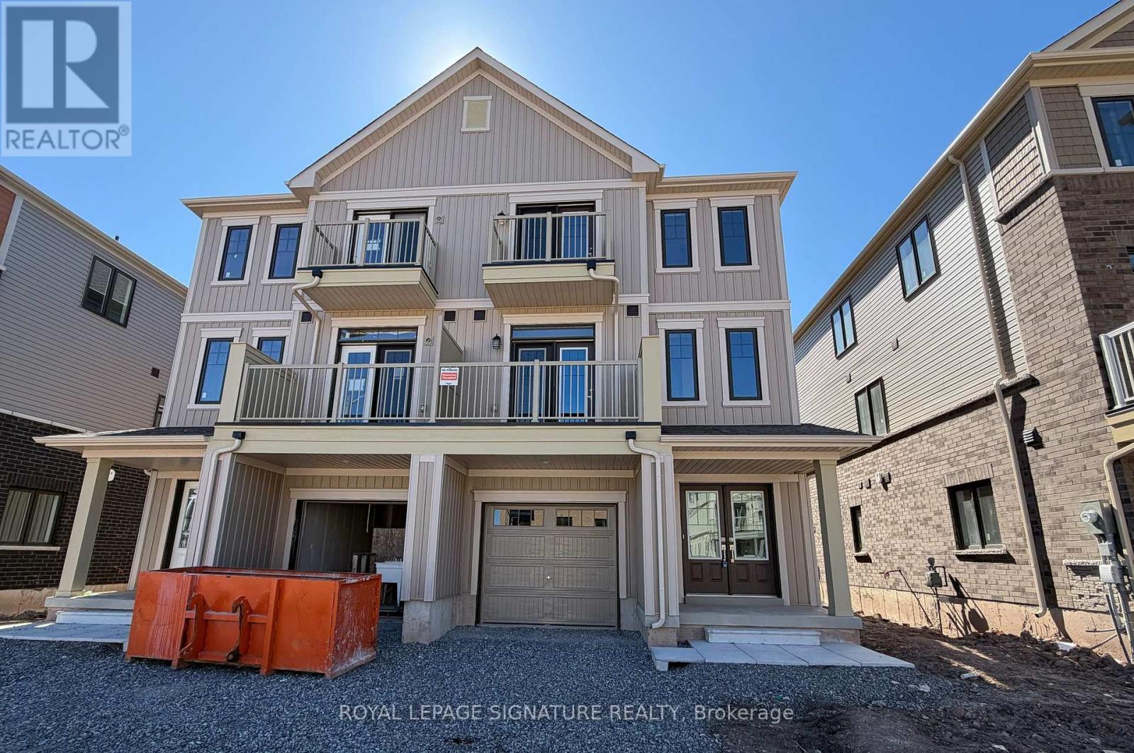29 Pogie Drive, Welland, Ontario  L3B 0P2 - Photo 3 - X12428554