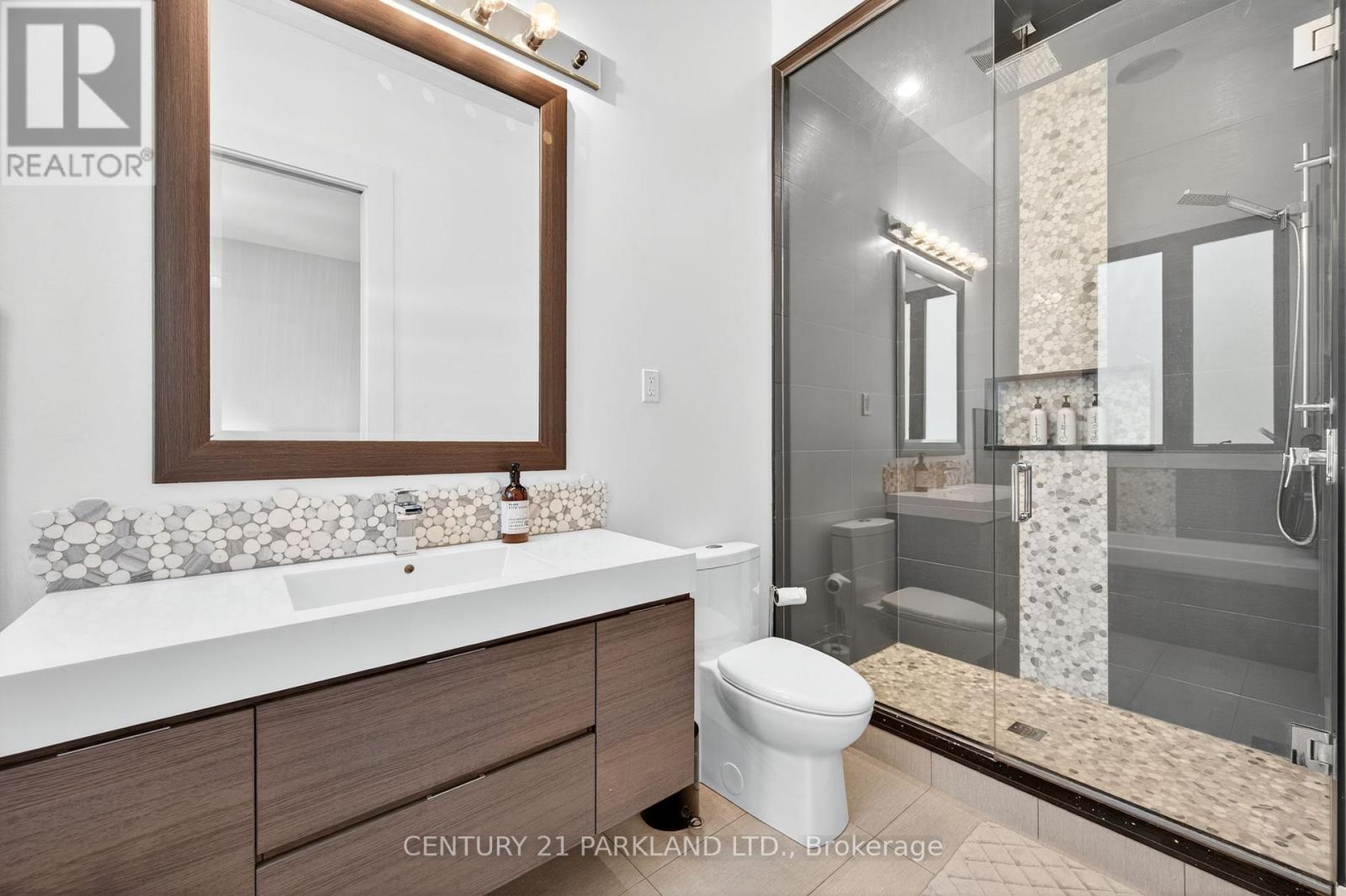 10 Rexford Road, Toronto, Ontario  M6S 2M3 - Photo 24 - W12427805