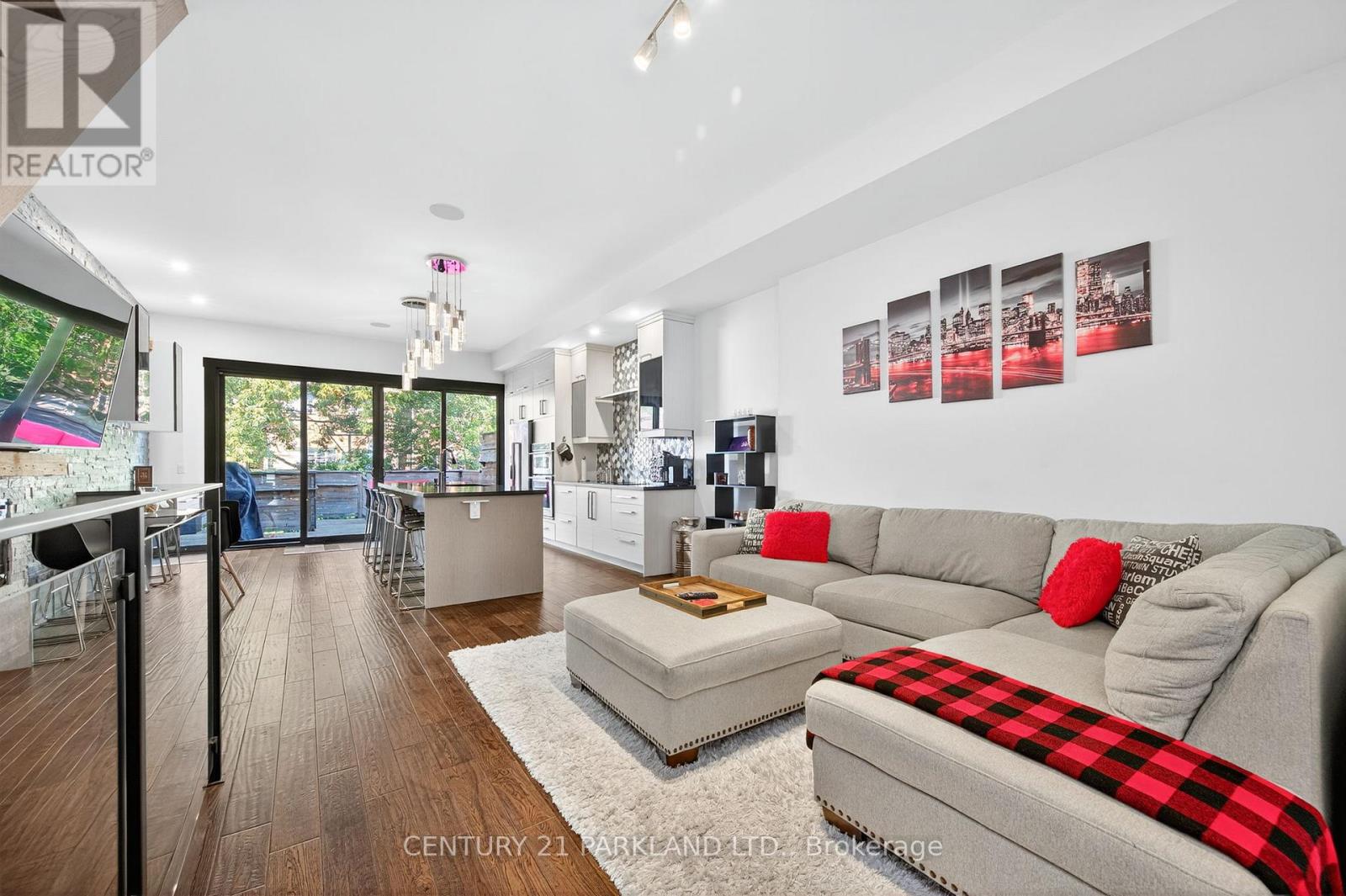 10 Rexford Road, Toronto, Ontario  M6S 2M3 - Photo 10 - W12427805
