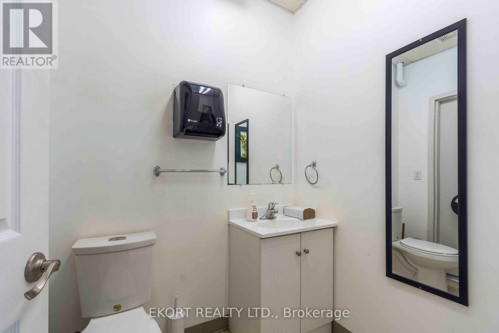 270 West Street, Quinte West, Ontario  K8V 2N3 - Photo 20 - X12350626