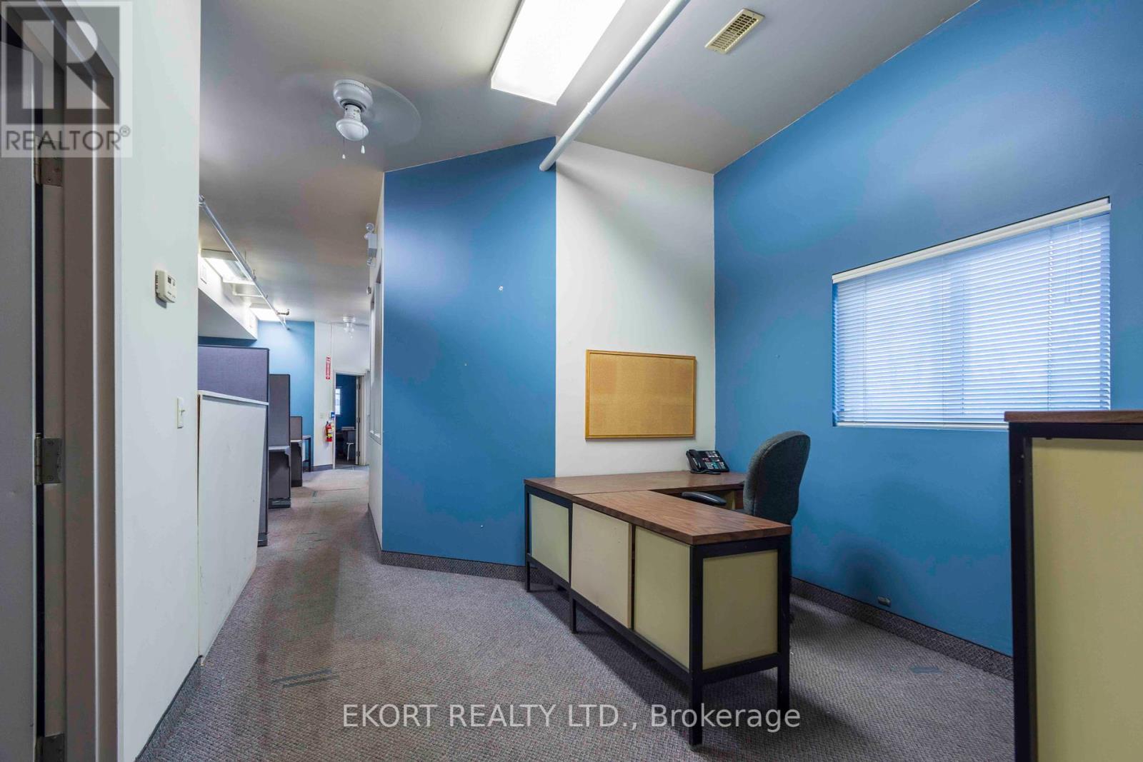 270 West Street, Quinte West, Ontario  K8V 2N3 - Photo 11 - X12350626