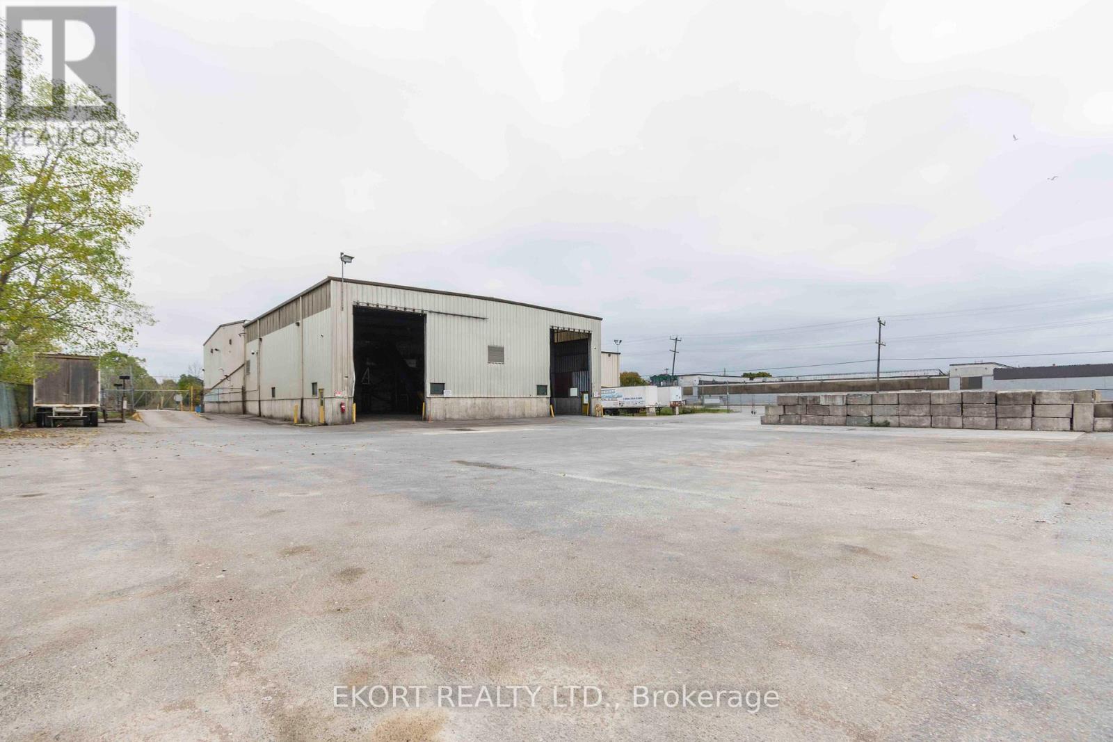 270 West Street, Quinte West, Ontario  K8V 2N3 - Photo 39 - X12350626