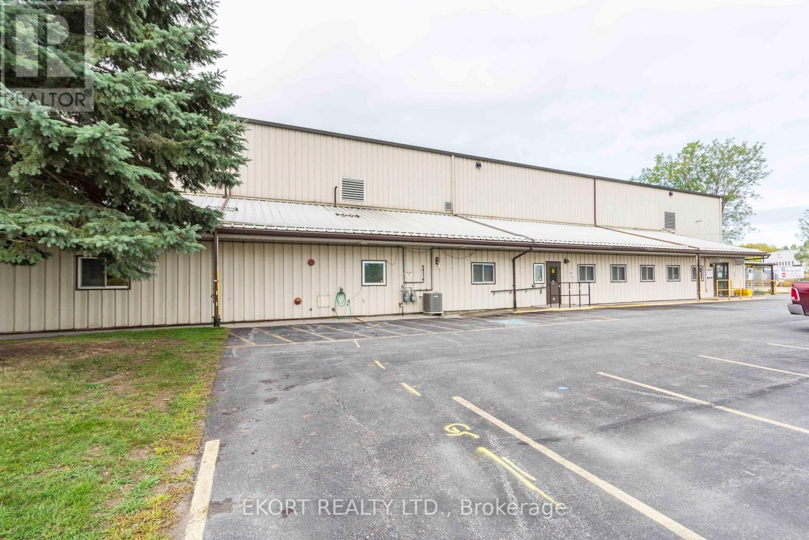 270 West Street, Quinte West, Ontario  K8V 2N3 - Photo 41 - X12350626