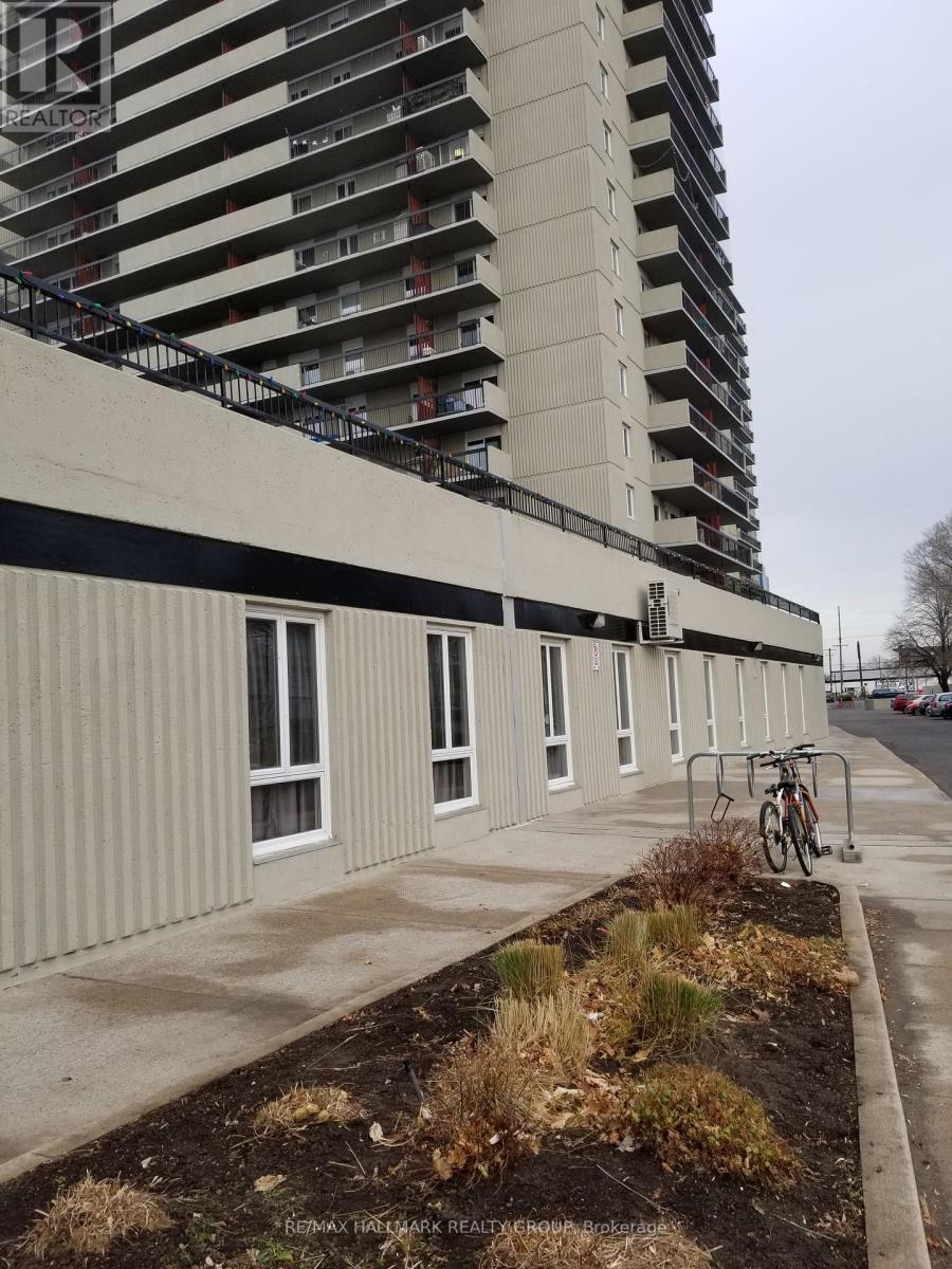 1704 - 158 C Mcarthur Avenue, Ottawa, Ontario  K1L 8E7 - Photo 19 - X12422993