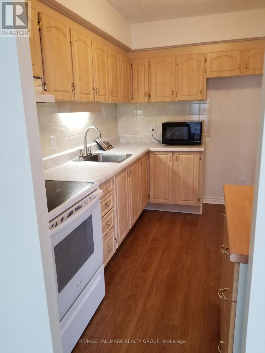 1704 - 158 C Mcarthur Avenue, Ottawa, Ontario  K1L 8E7 - Photo 6 - X12422993