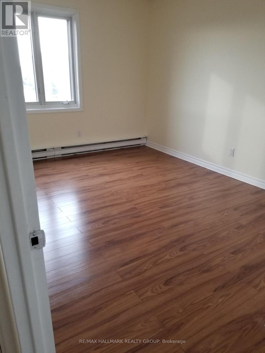 1704 - 158 C Mcarthur Avenue, Ottawa, Ontario  K1L 8E7 - Photo 9 - X12422993