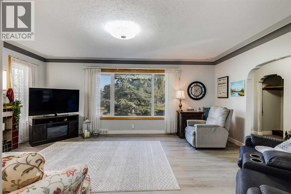 955 15 Avenue Ne, Calgary, Alberta  T2E 1J2 - Photo 4 - A2259956