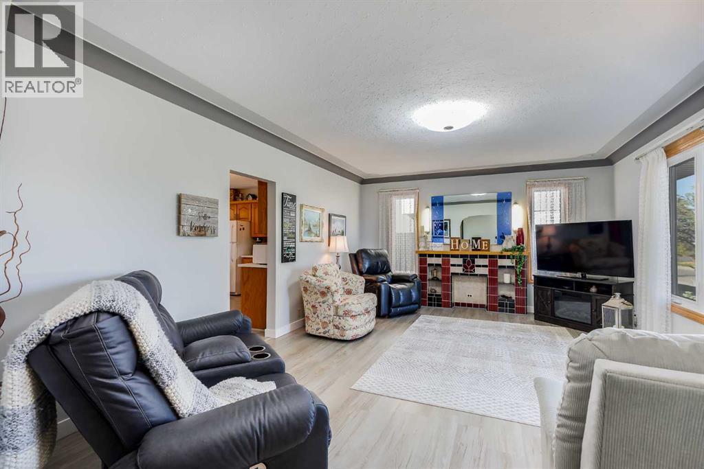 955 15 Avenue Ne, Calgary, Alberta  T2E 1J2 - Photo 5 - A2259956