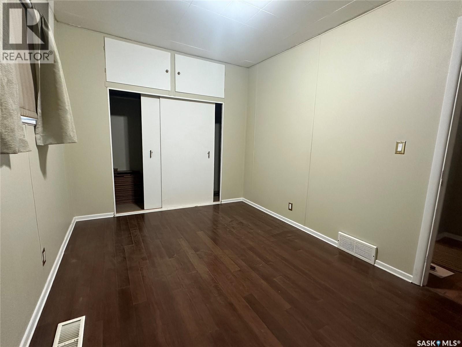 1225 Halifax Street, Halbrite, Saskatchewan  S0C 1H0 - Photo 10 - SK012914