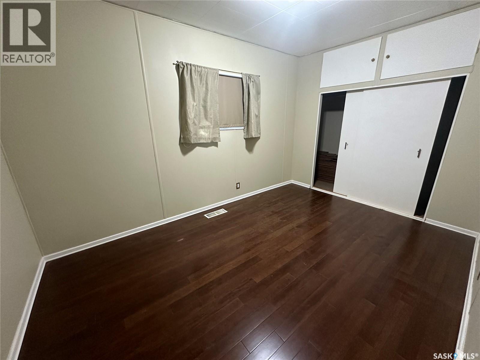 1225 Halifax Street, Halbrite, Saskatchewan  S0C 1H0 - Photo 8 - SK012914