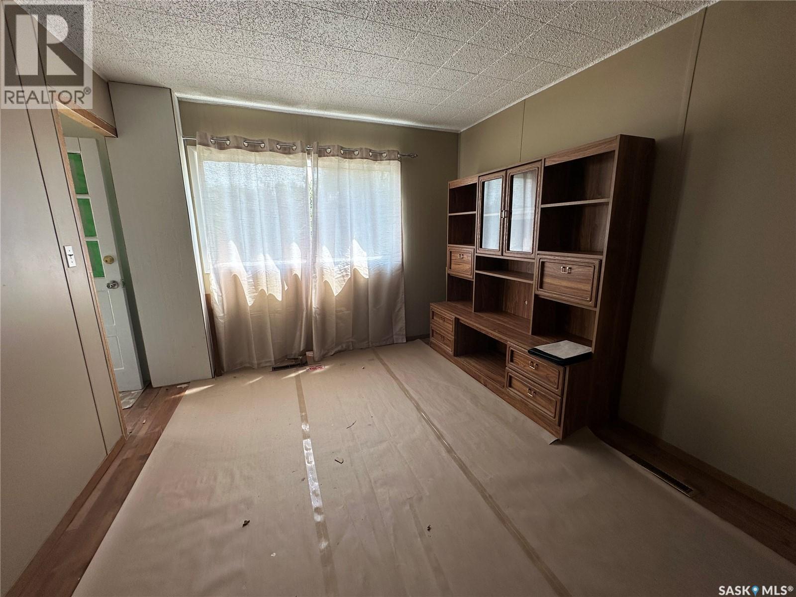 1225 Halifax Street, Halbrite, Saskatchewan  S0C 1H0 - Photo 6 - SK012914