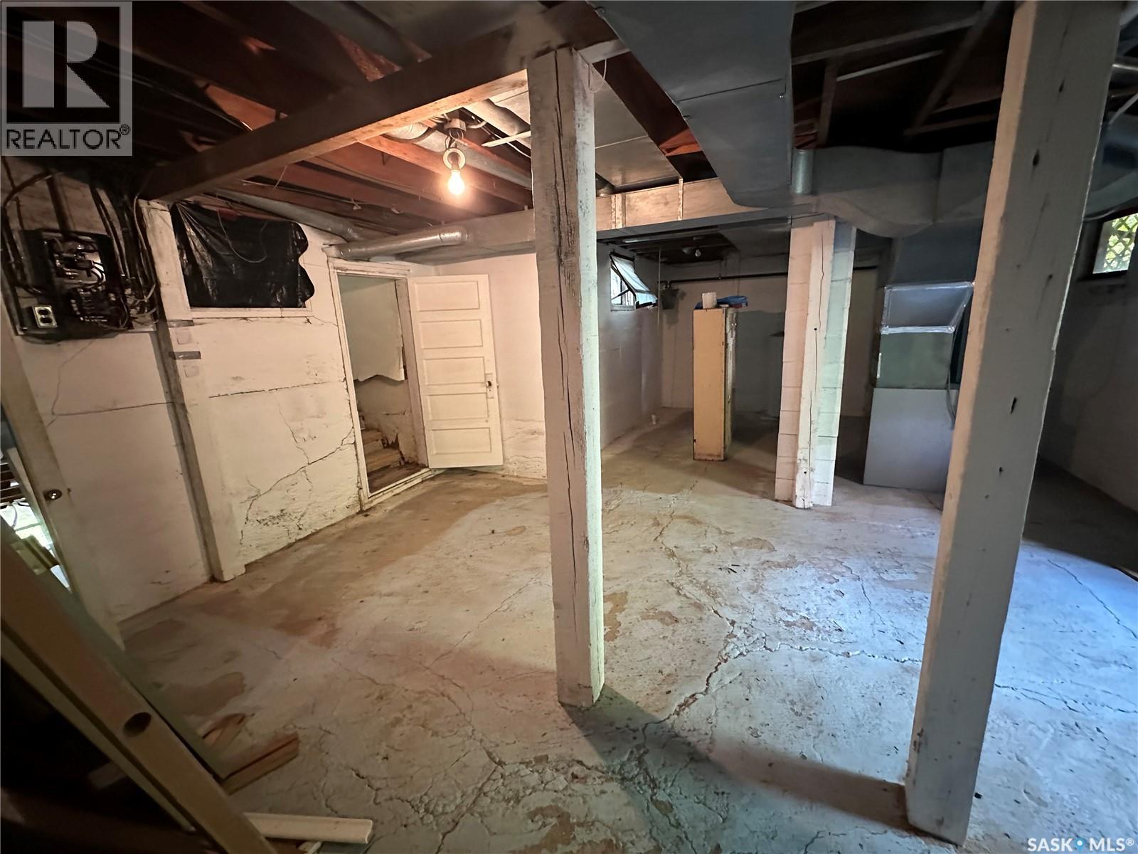 1225 Halifax Street, Halbrite, Saskatchewan  S0C 1H0 - Photo 17 - SK012914