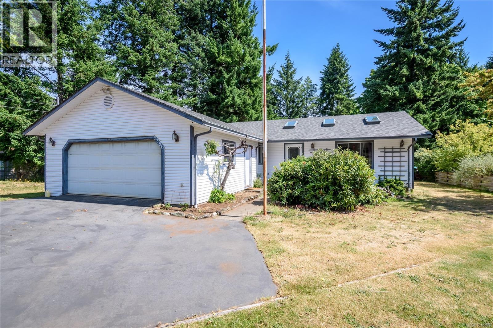 2186 Waveland Rd, Courtenay, British Columbia