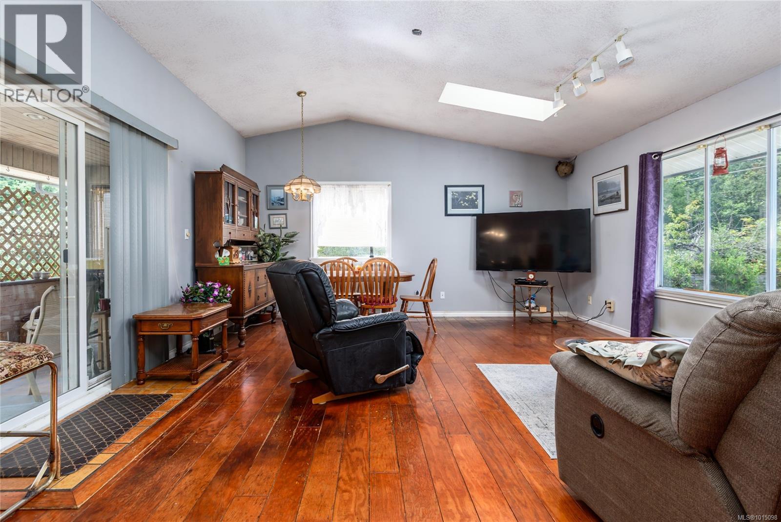 2186 Waveland Rd, Courtenay, British Columbia  V9J 1X8 - Photo 4 - 1015098