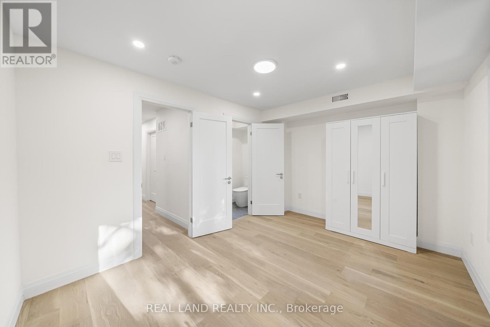 30 Winnifred Avenue, Toronto, Ontario  M4M 2X3 - Photo 30 - E12427836