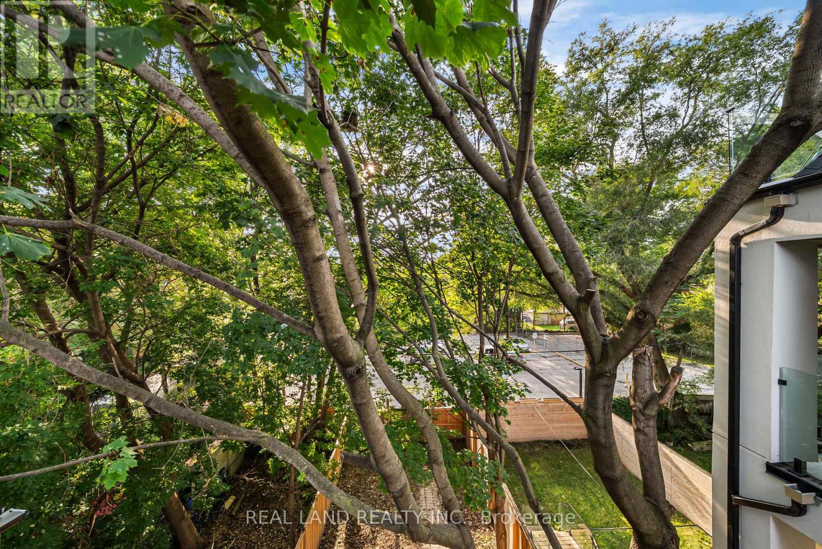 30 Winnifred Avenue, Toronto, Ontario  M4M 2X3 - Photo 23 - E12427836