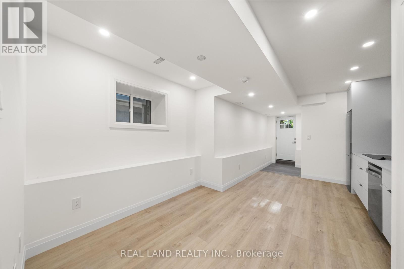 30 Winnifred Avenue, Toronto, Ontario  M4M 2X3 - Photo 39 - E12427836