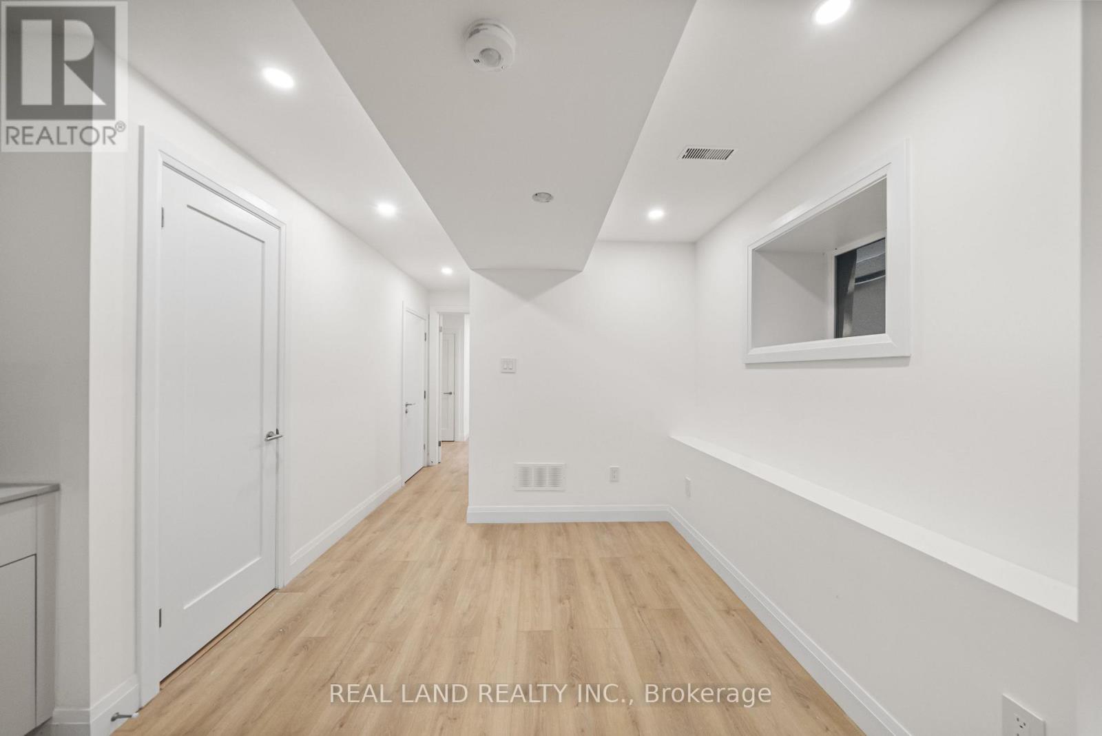 30 Winnifred Avenue, Toronto, Ontario  M4M 2X3 - Photo 43 - E12427836