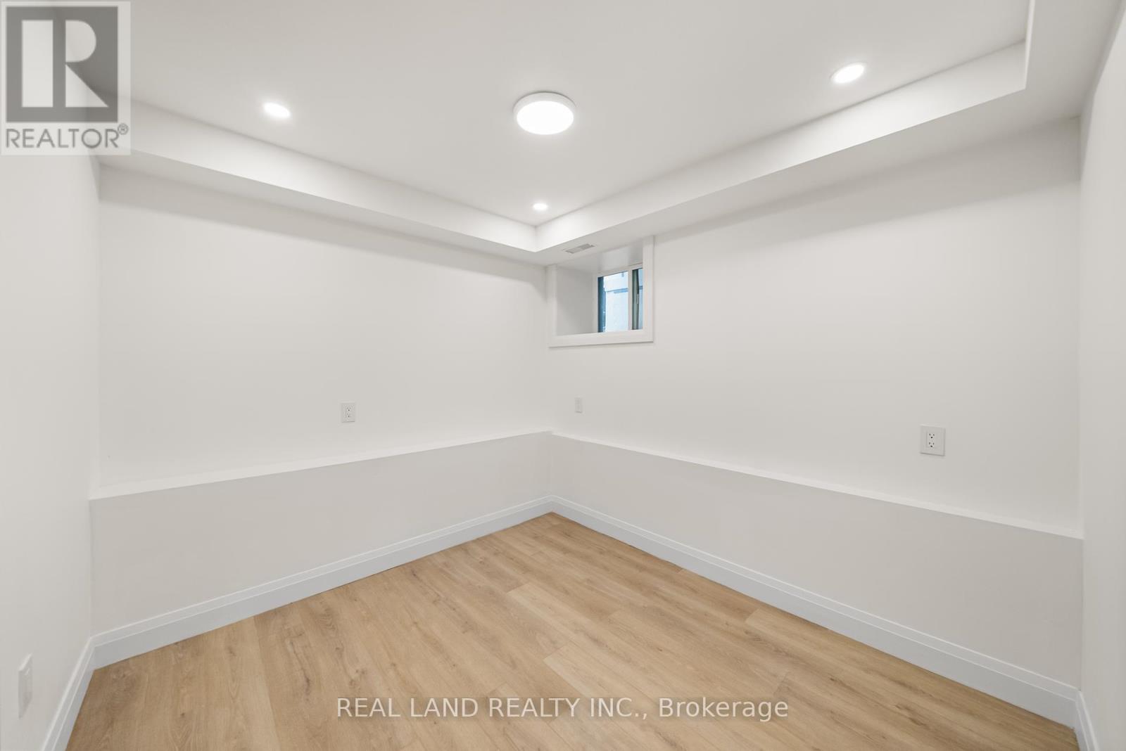 30 Winnifred Avenue, Toronto, Ontario  M4M 2X3 - Photo 45 - E12427836