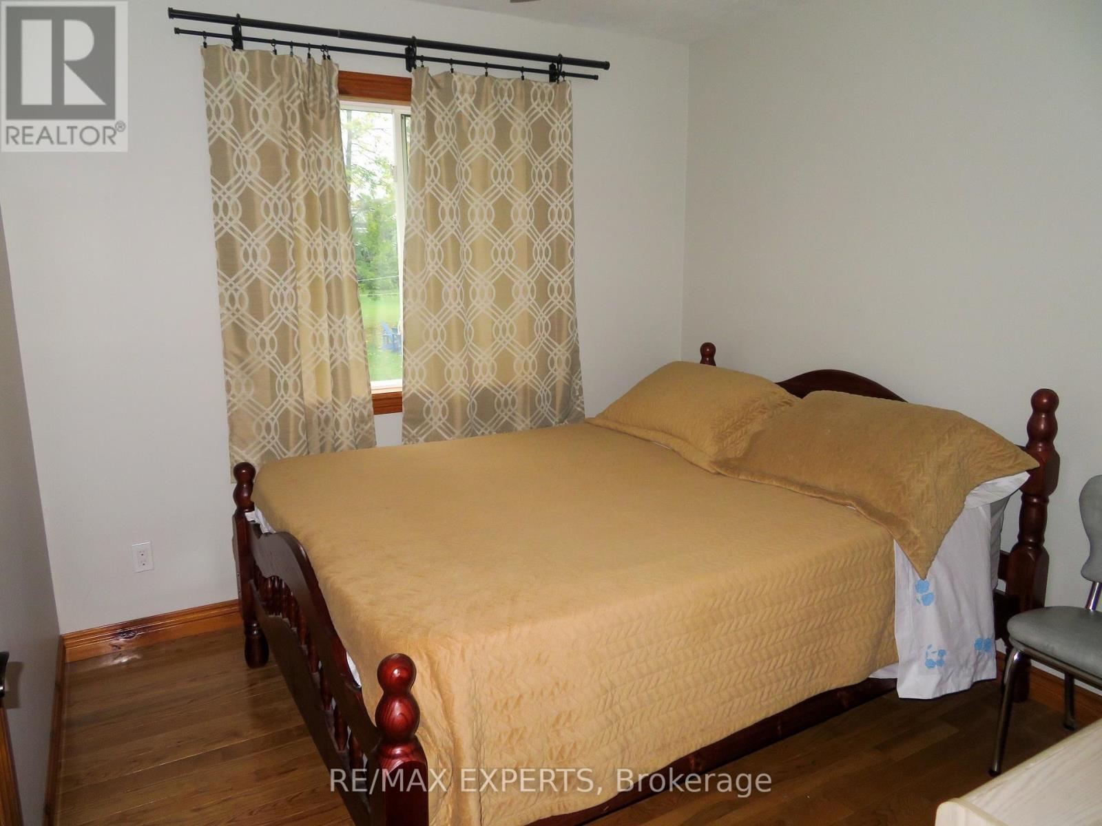 3771 Harry's Lane, Ramara, Ontario  L3V 0L1 - Photo 18 - S12428540