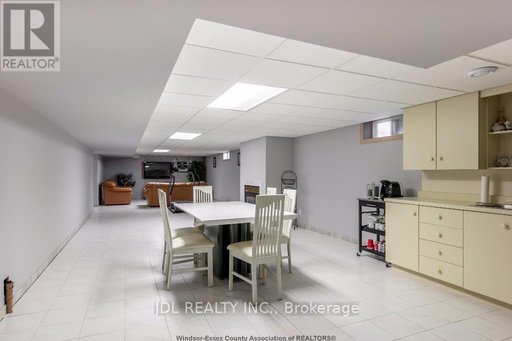 12356 Charlene Lane, Tecumseh, Ontario  N9K 1B1 - Photo 38 - X12427660