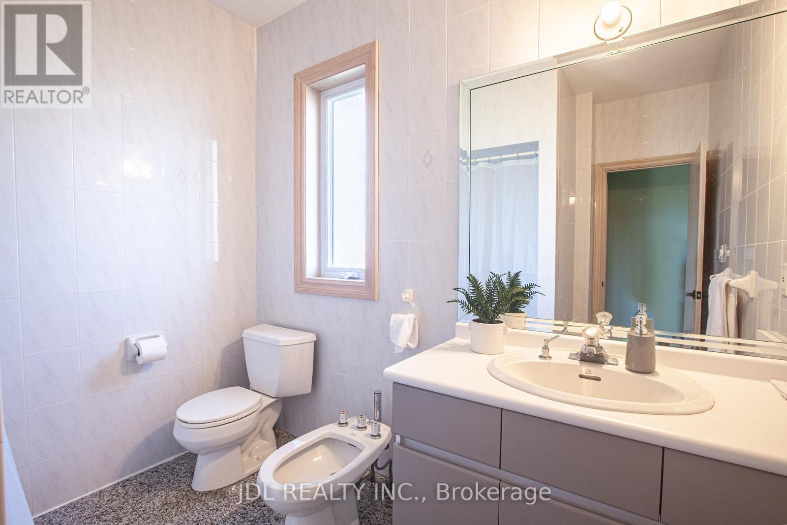 12356 Charlene Lane, Tecumseh, Ontario  N9K 1B1 - Photo 26 - X12427660