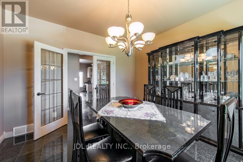 12356 Charlene Lane, Tecumseh, Ontario  N9K 1B1 - Photo 35 - X12427660